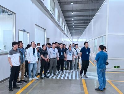 新能源电驱动行业专家一行到人本芜湖园区参观交流