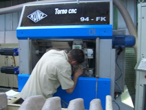 爱玛与巴西多家著名鞋楦厂进行实地技术交流