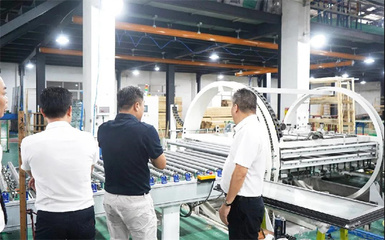 热烈欢迎派雅门窗领导一行莅临伊盾门窗开展技术交流